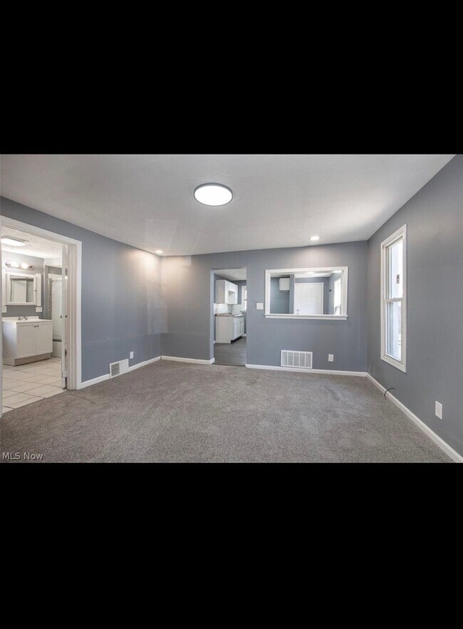 Foto del edificio - 7815 Jeffries Ave