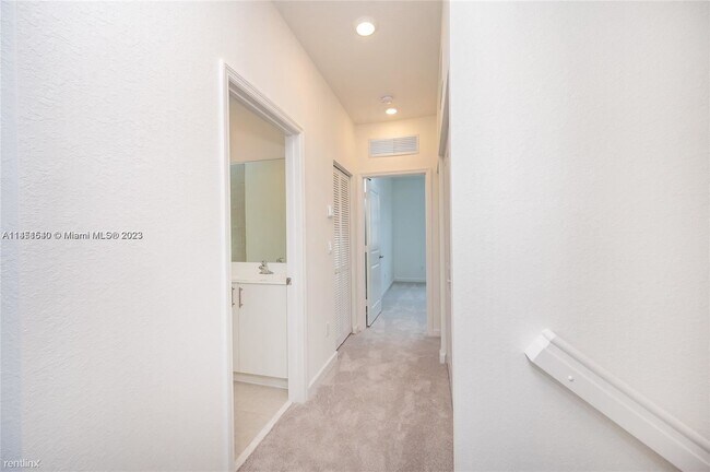 Foto del edificio - 3 br, 2.5 bath House - 252 SW 159th Way