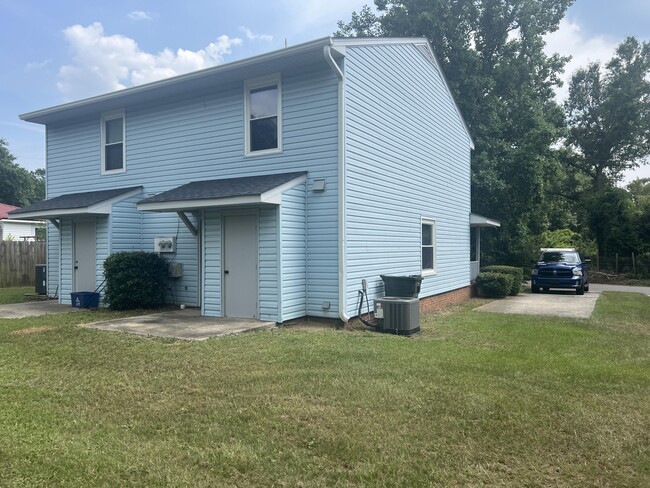 Building Photo - 301 W Clifton Ave