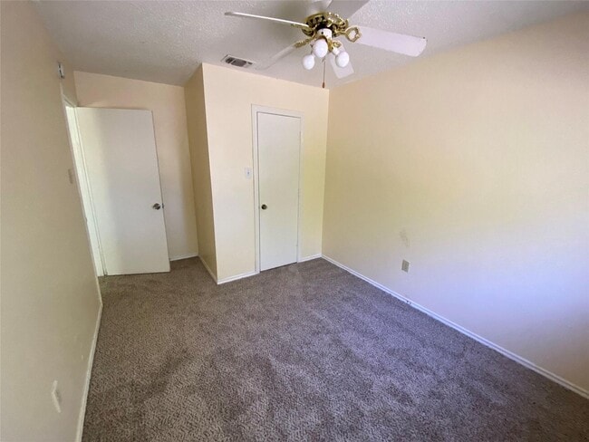 Building Photo - Coming Soon 3 bed 2 bath w/2 car garage
