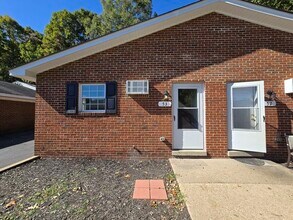 Building Photo - 6100 Strathmore Rd