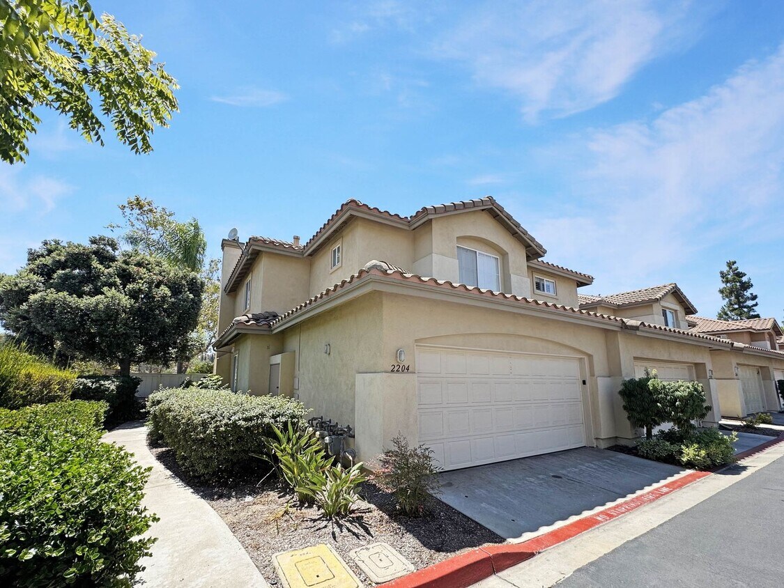 Foto principal - Your Next Home Awaits! Modern 4BR, 3BA Bea...