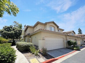 Building Photo - 2204 Lago Ventana