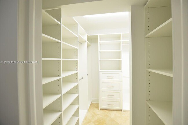 Foto del edificio - 5838 SW 74th Terrace