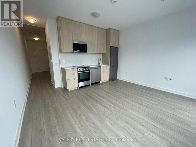 Photo du bâtiment - 7437 Kingston Rd