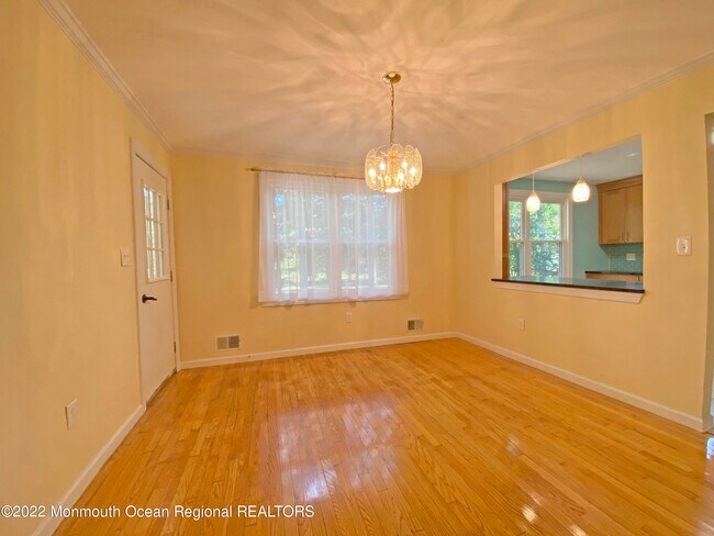 Foto del edificio - 331 Pine Brook Rd