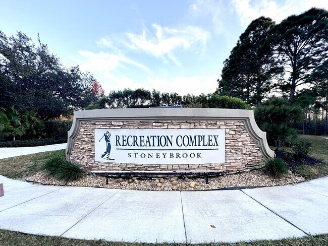 Building Photo - 4 bedroom, 2 bathroom home located in Stoneybrook