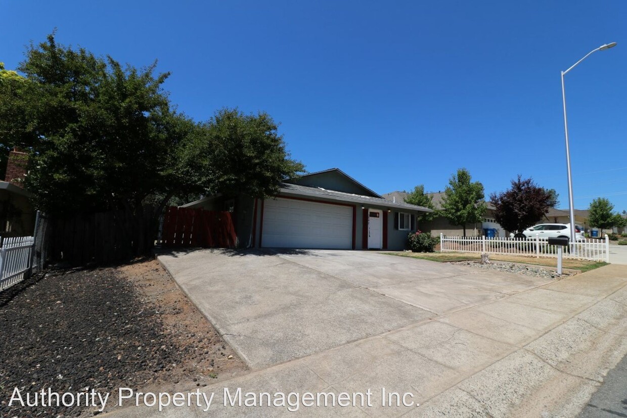 Building Photo - 3 br, 2 bath House - 2542 Rainbow