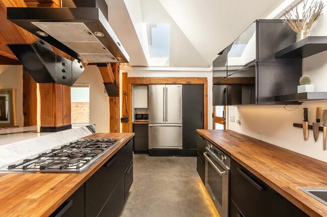 Building Photo - 2735 Westwood Blvd