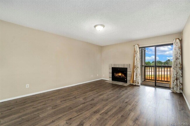 Building Photo - 9662 Brentwood Way