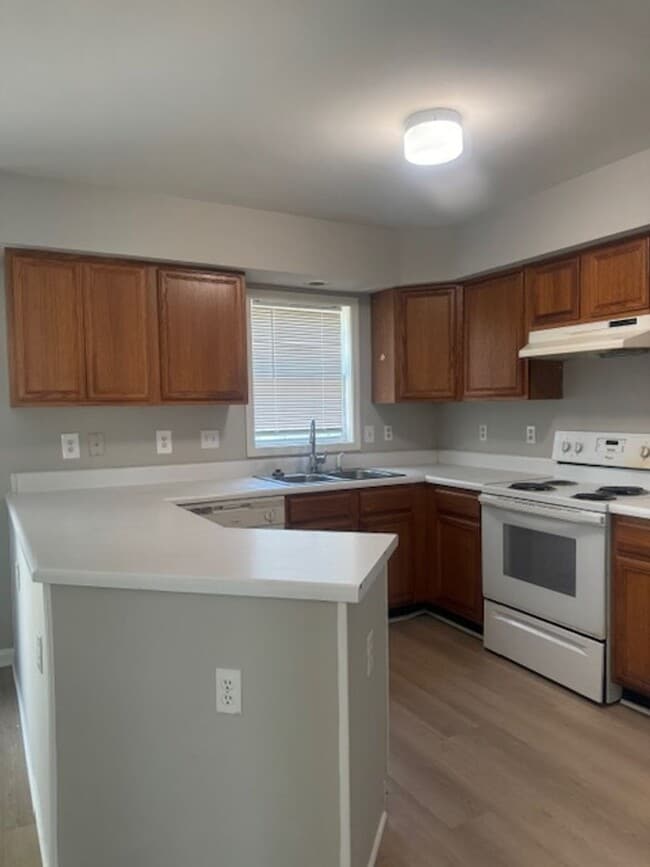 Building Photo - 205