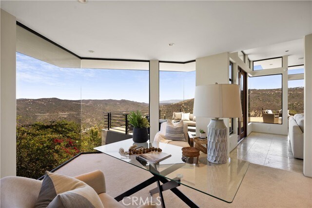 Foto del edificio - 1505 Skyline Dr