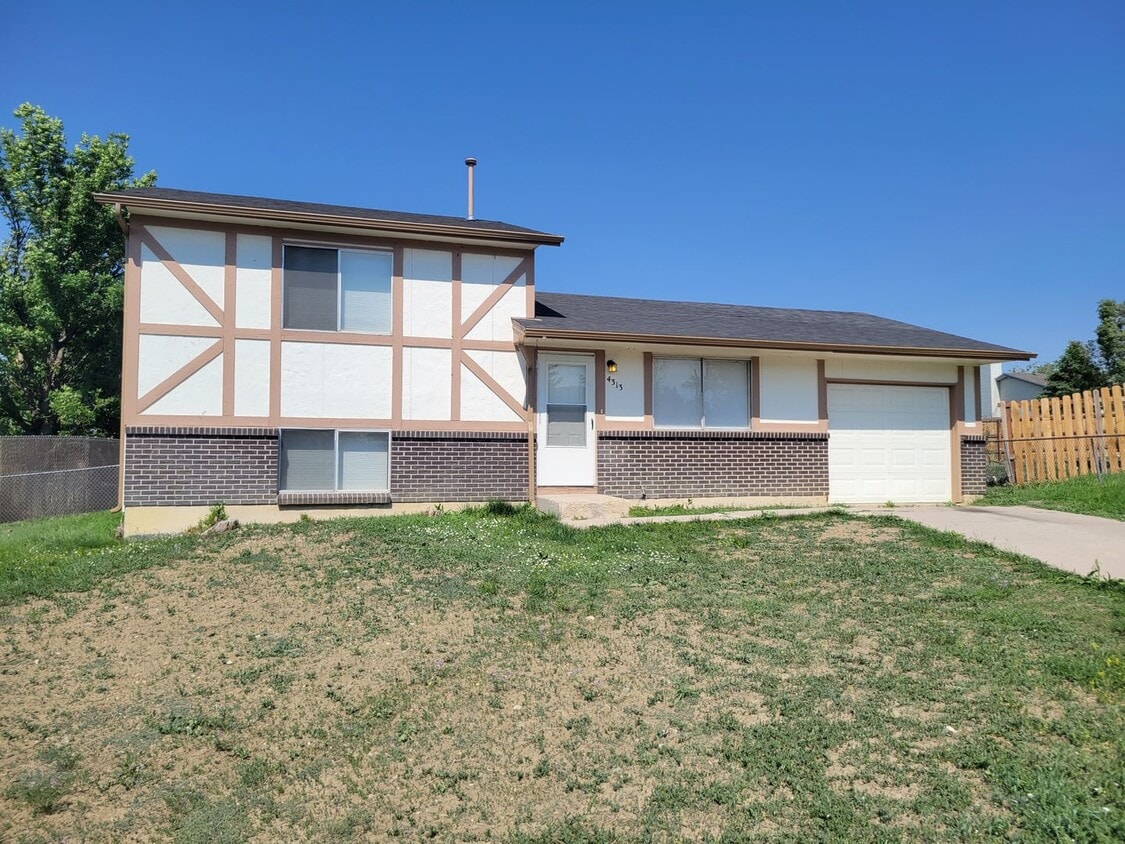 Foto principal - 4 Bed Home Available Now!