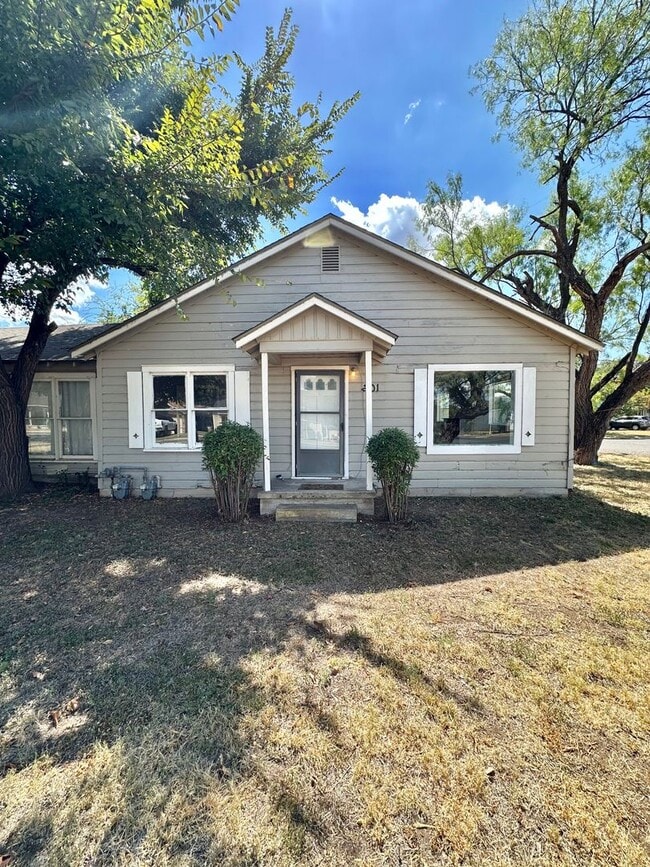 Building Photo - 201 Paint Rock Rd