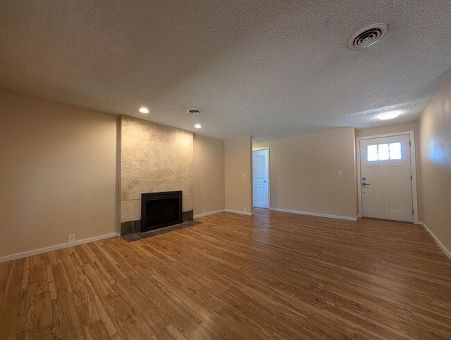 Building Photo - Fantastic 4-Bedroom, 2-Bath Home Located In West Eugene Barger Area