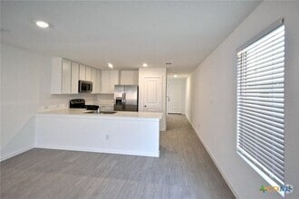 Building Photo - 3716 Axis Hl St