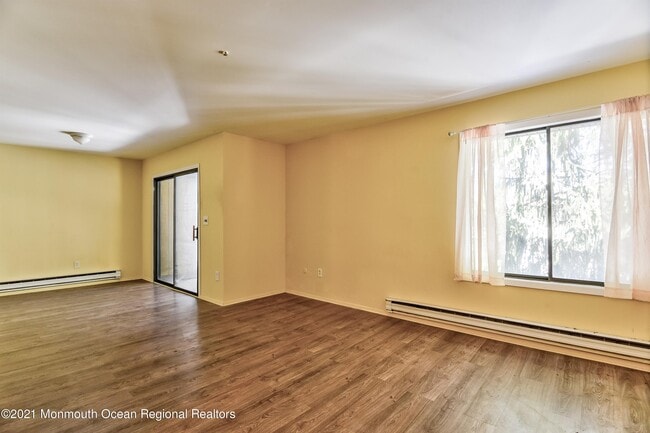 Building Photo - 58 Amberly Dr