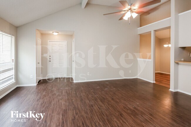 Building Photo - 2525 Butterfield Dr