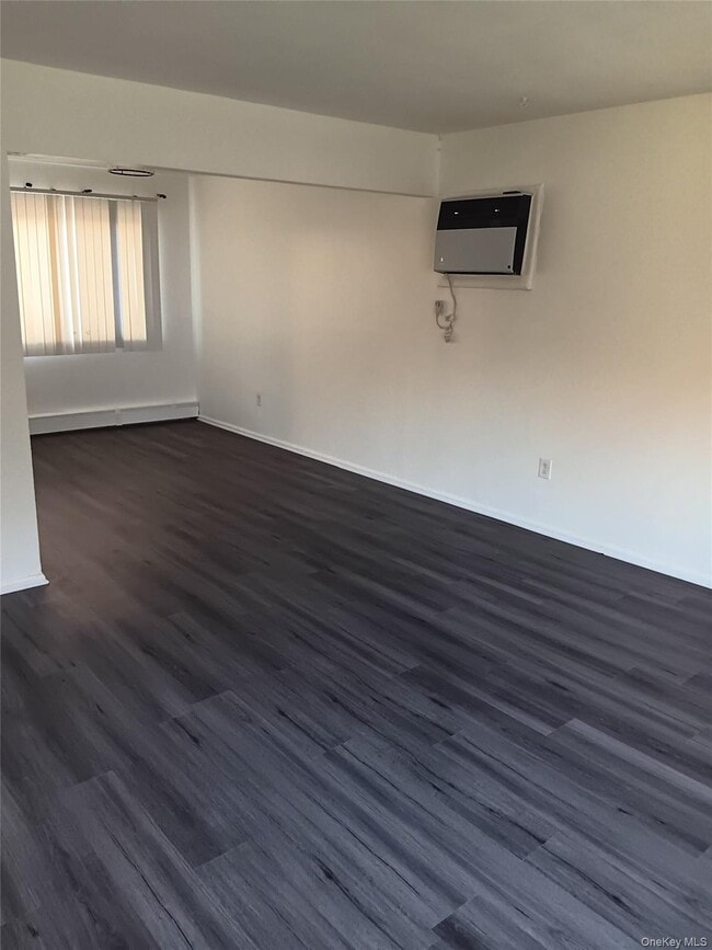 Building Photo - 3 North Dr