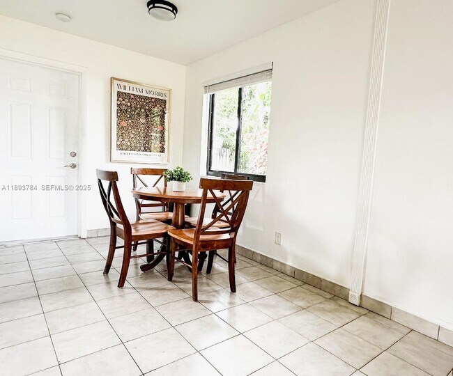 Foto del edificio - 1505 SW 22nd St