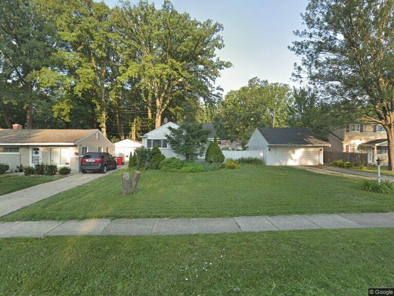 Foto principal - 28055 Fairfax St