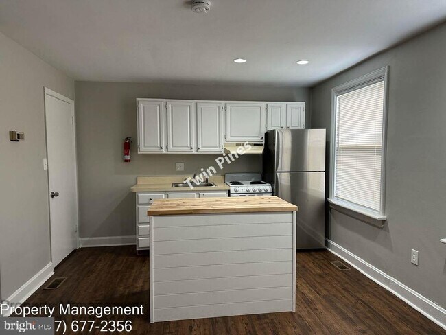 Foto del edificio - 4341 Carlisle Pike