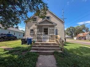 Building Photo - 623 N Edmunds St