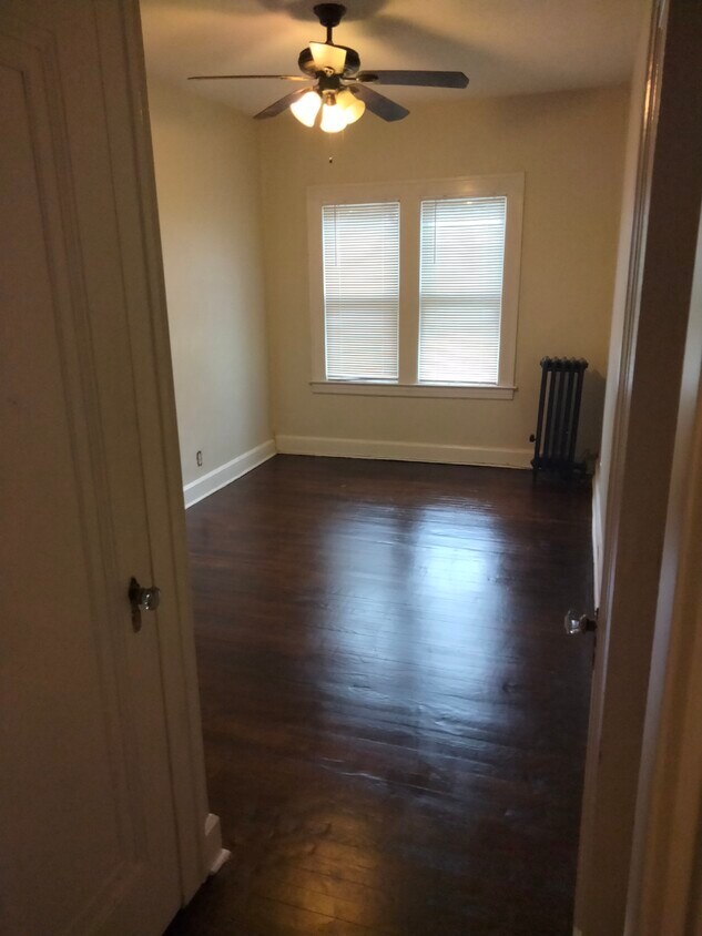 Primary Photo - 1220 W 104th St