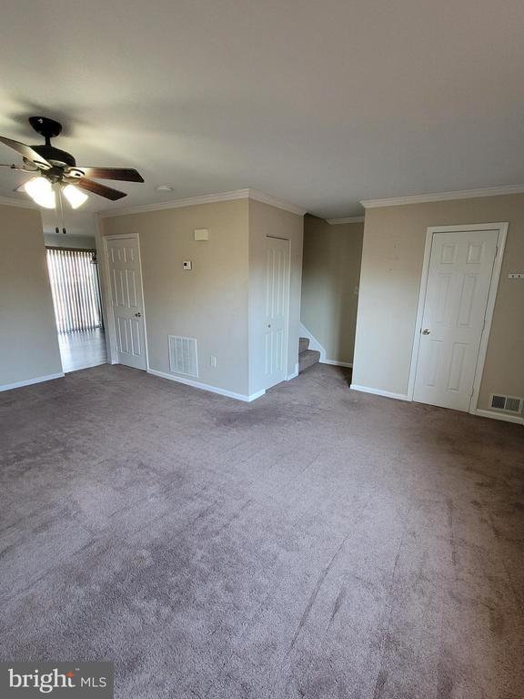 Foto del edificio - 233 Charleston Ct