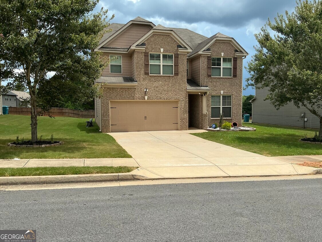 Primary Photo - 1205 Pebble Rock Rd