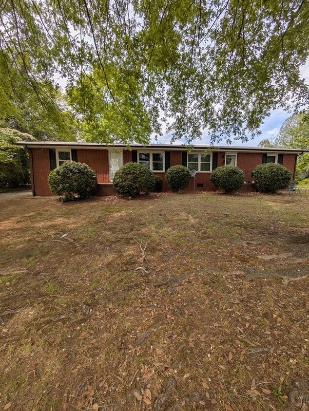 Recently Renovated 2BD/1BA Duplex in Hickory! - Recently Renovated 2BD/1BA Duplex in Hickory!
