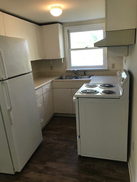 Kitchen - 1113 N Academy St