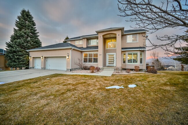 Building Photo - Single Family Home in Draper - FULLY FURNI...