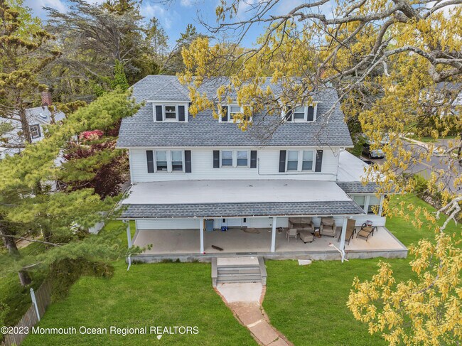 Building Photo - 309 Cedar Ave