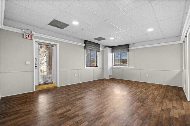 Foto del edificio - 1 Woodland Ave