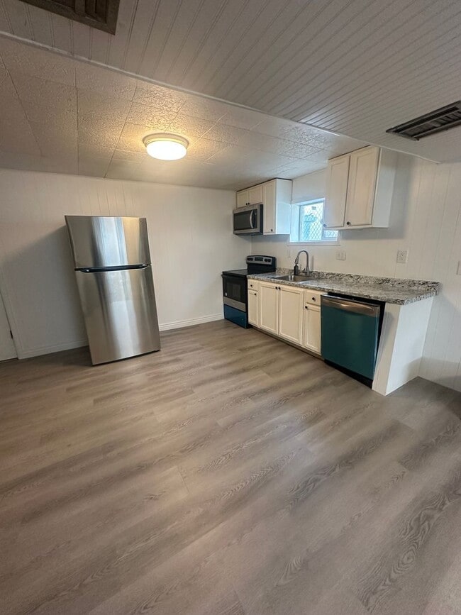 Foto del edificio - 1416 Harris Ave