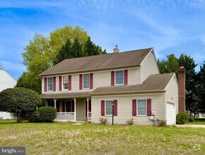 Building Photo - 501 Falcon Dr