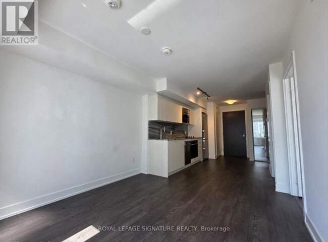 Building Photo - 5 Mabelle Ave