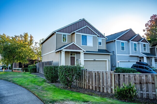 Foto del edificio - 7588 NE Curtis Ct