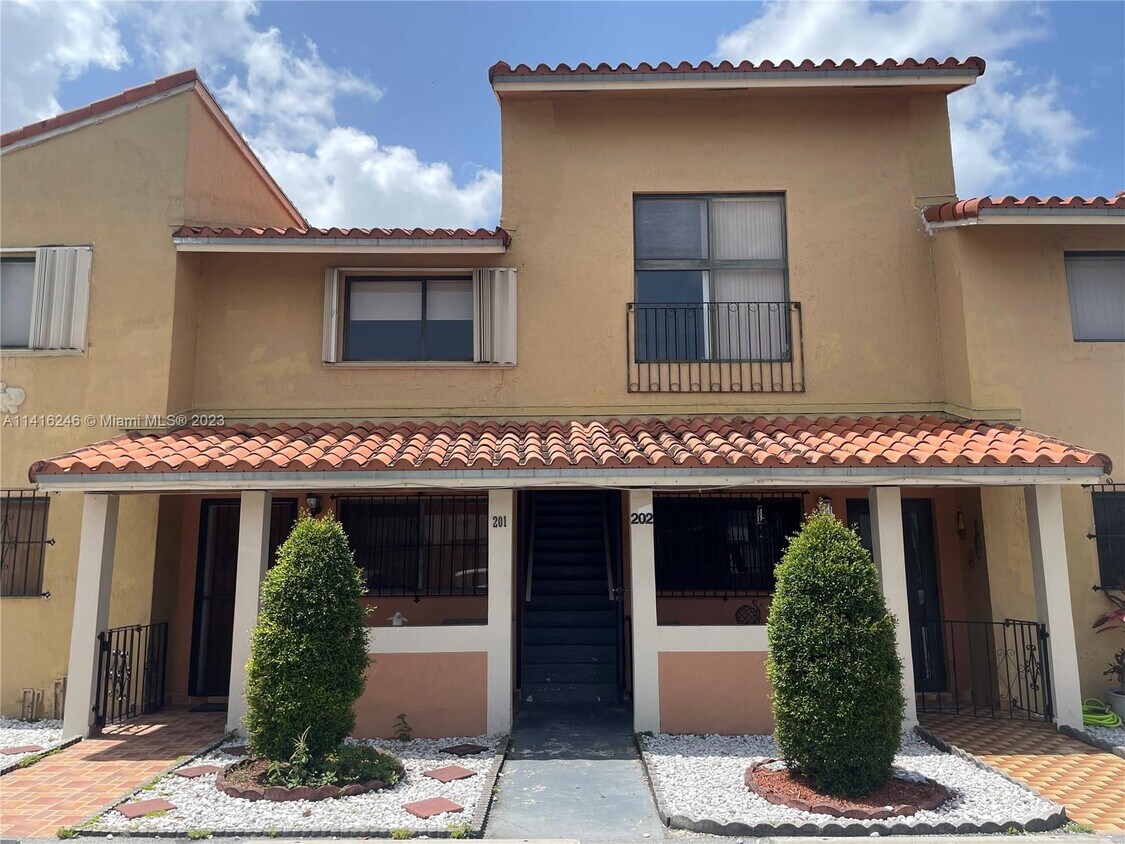 2740 W 63rd St Unit 201, Hialeah, FL 33016 Condo for Rent in Hialeah