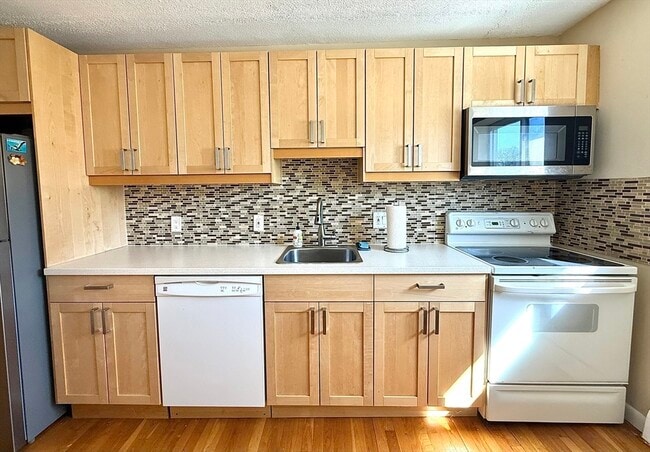 Building Photo - 32 Westgate Rd