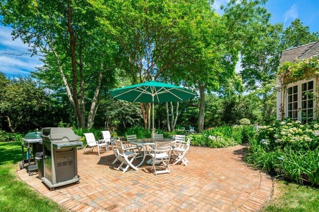 Building Photo - 246 Tuckahoe Ln