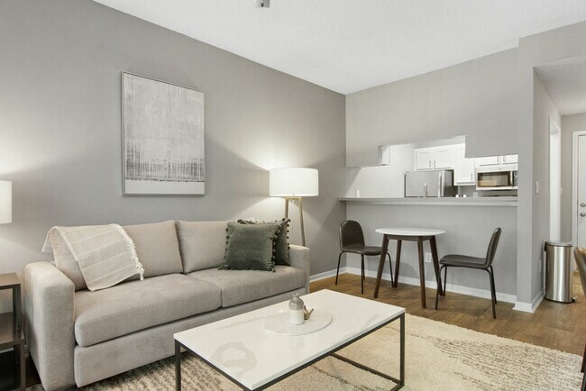 Foto del edificio - 740 Sidney Marcus Blvd NE