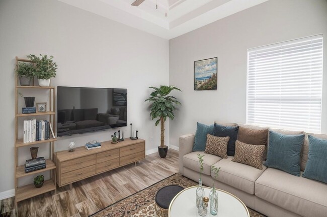 Building Photo - 905 W Sunset Valley St