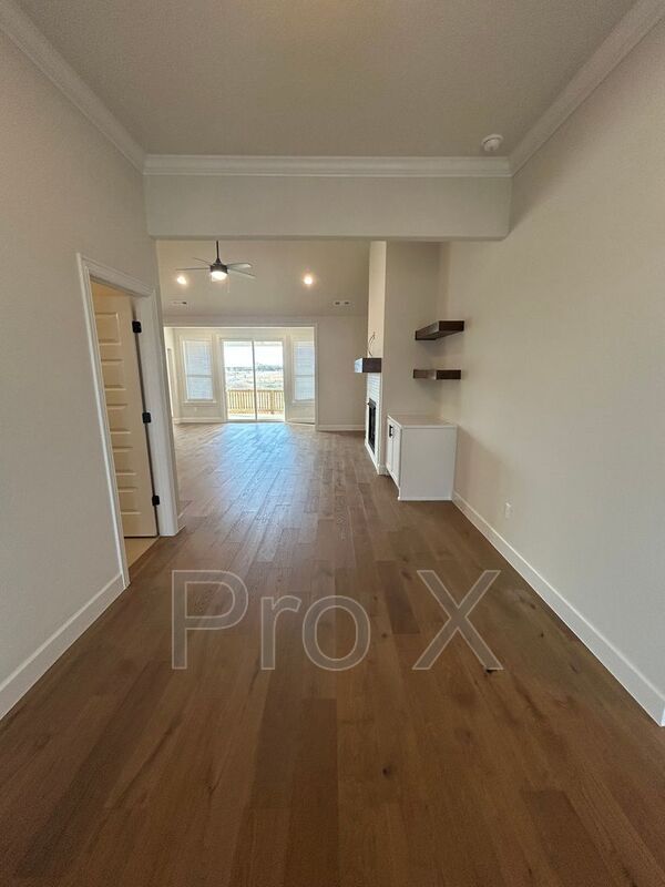 Building Photo - 2205 Salmon St