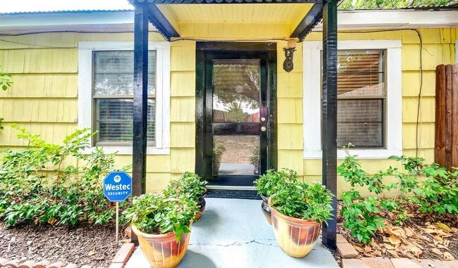 Building Photo - 5313 Palmetto St