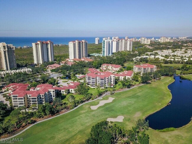Foto del edificio - 7040 Pelican Bay Blvd