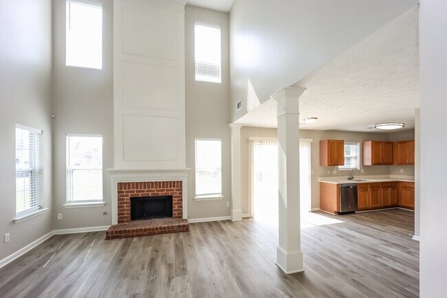 Building Photo - 7565 Woodbine Pl
