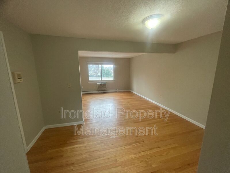 Primary Photo - 818-826 Pine St
