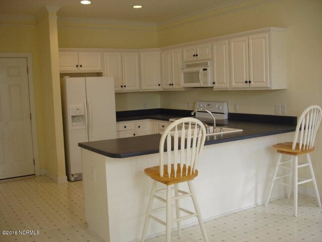 Building Photo - 127 White Heron Ln
